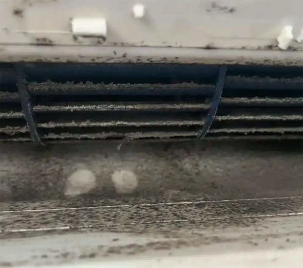 民和空调吹的风有股烧焦味是怎么回事